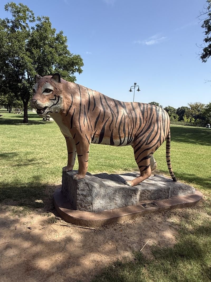 Tyson — The stripes worked into the concrete