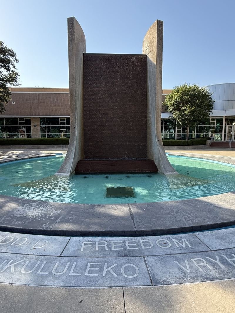 Freedom, in Every Language — The ring: one word, many languages