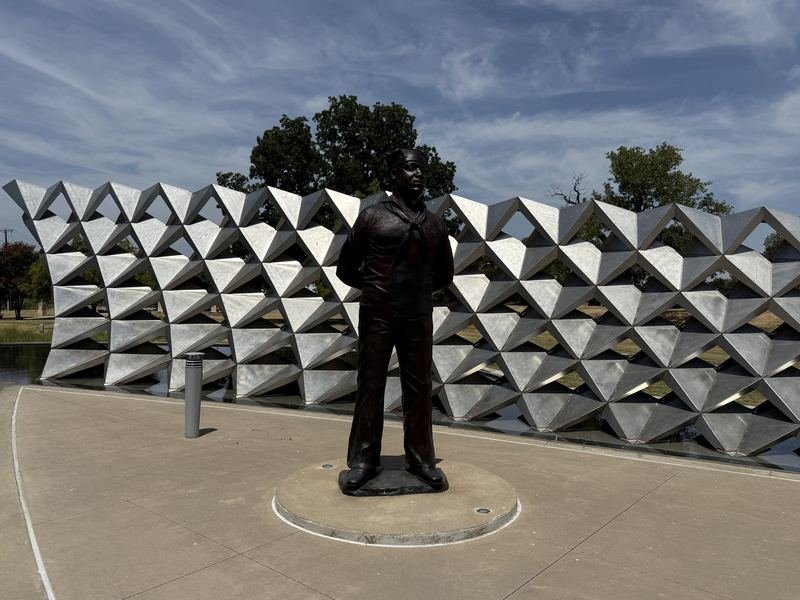 The Sailor at the Bow — Along the wall to the reflecting pool