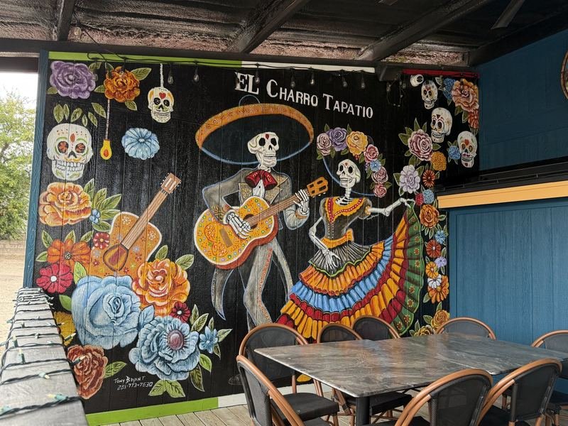 The Mariachis of El Charro Tapatio — mural in Waco, Texas