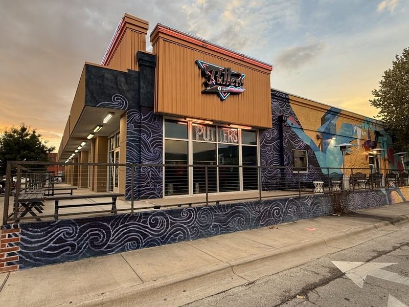 Paper Cranes at Putters — mural in Waco, Texas