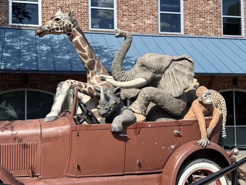 On the Road to Extinction — The passengers, close